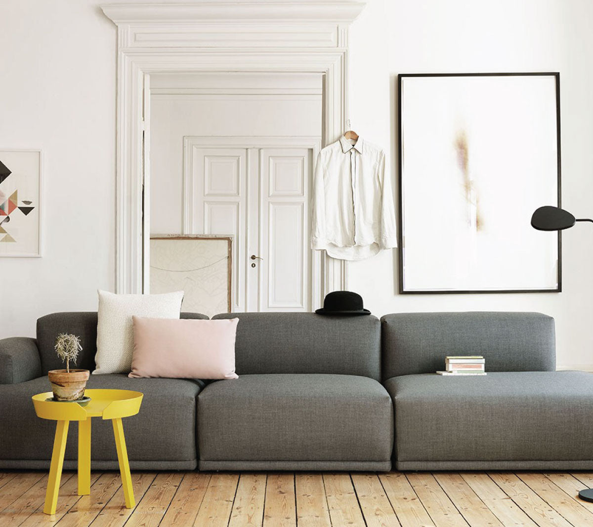 Muuto - Around table large anthracite - Taninihome.com