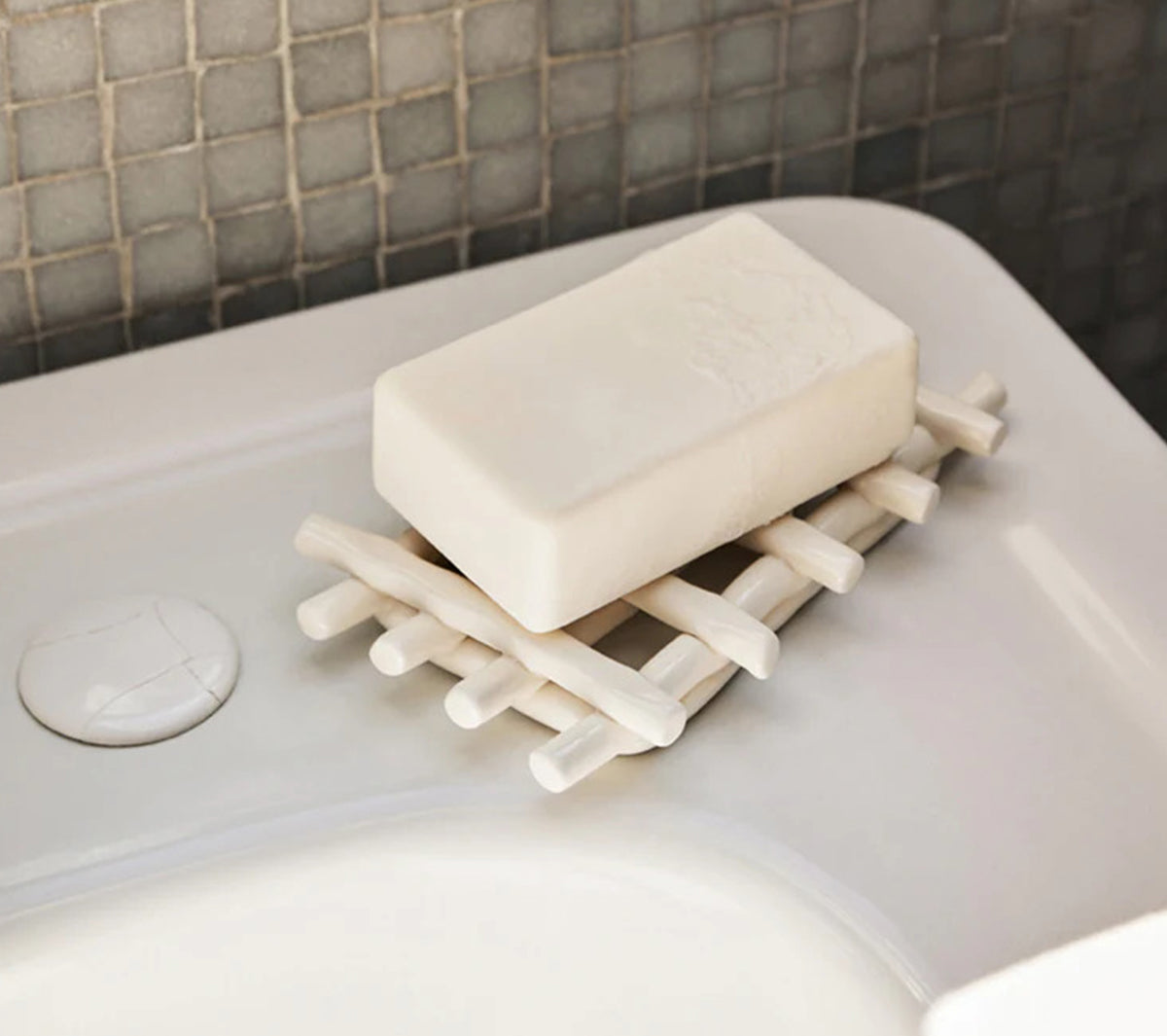 Ferm Living - Ceramic Soap Tray Off-White - Taninihome.com