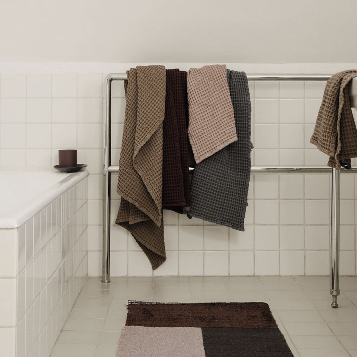 Ferm Living - Pile bathroom mat brown - Taninihome.com