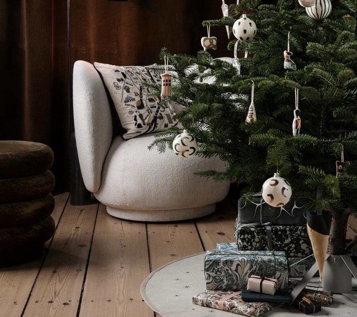 Ferm Living - Star Christmas Tree Blanket Dark Green/Dull Gold - Taninihome.com