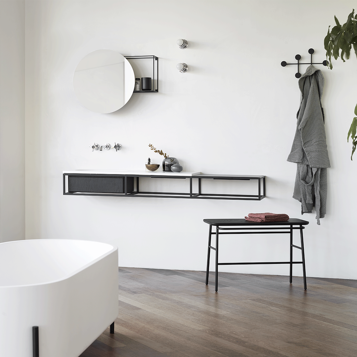 Ex.t - Hang Small - Taninihome.com