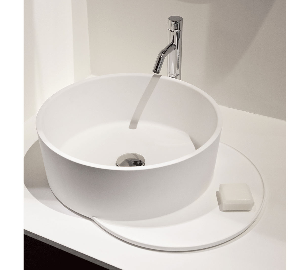 Ex.t - Plateau lavabo tondo con mensola - Taninihome.com