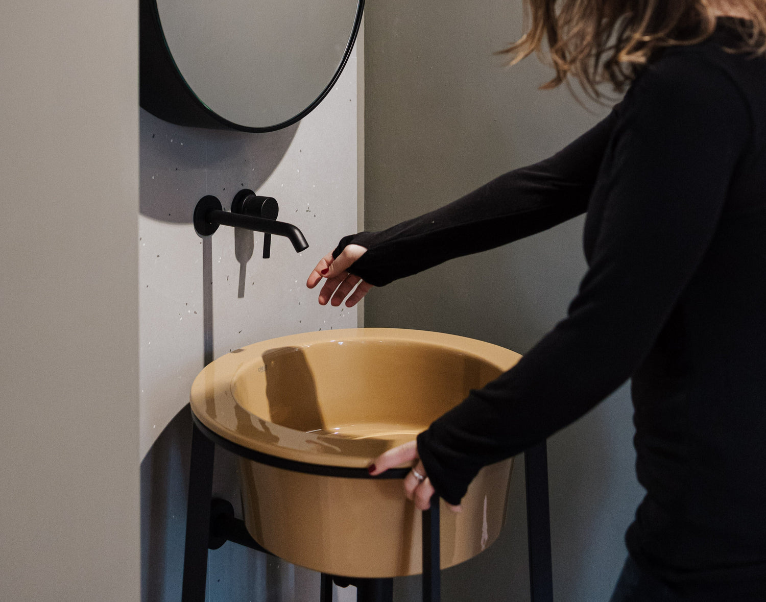 Come scegliere il lavabo perfetto per il tuo bagno: materiali, forme e colori