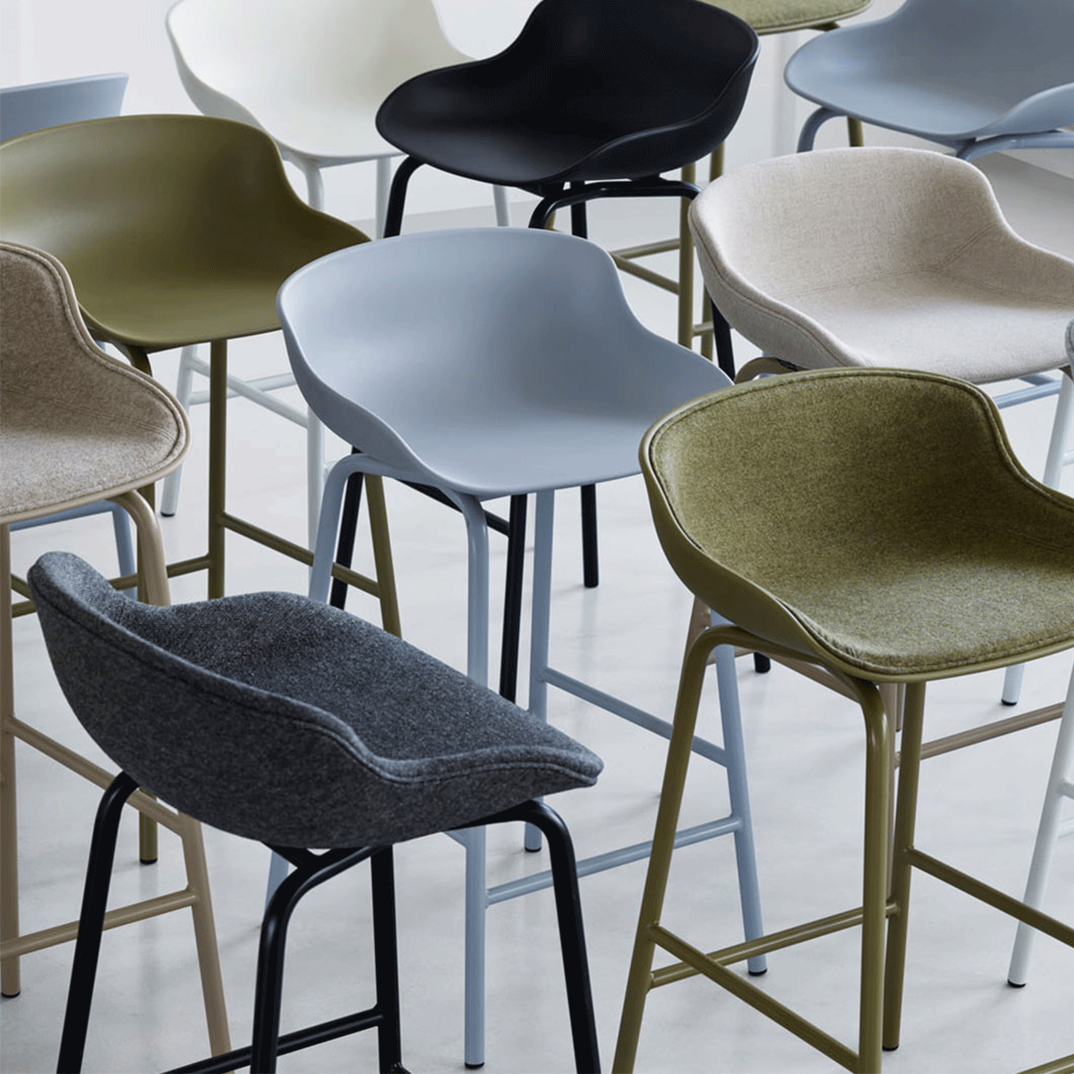 Normann Copenhagen - Hyg Barstool 75 Grigio - Taninihome.com