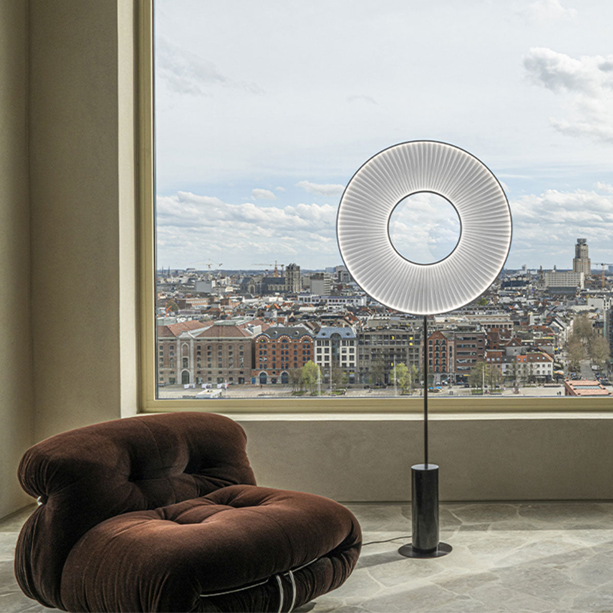 DCW - Iris Floor Totem 60 - Taninihome.com