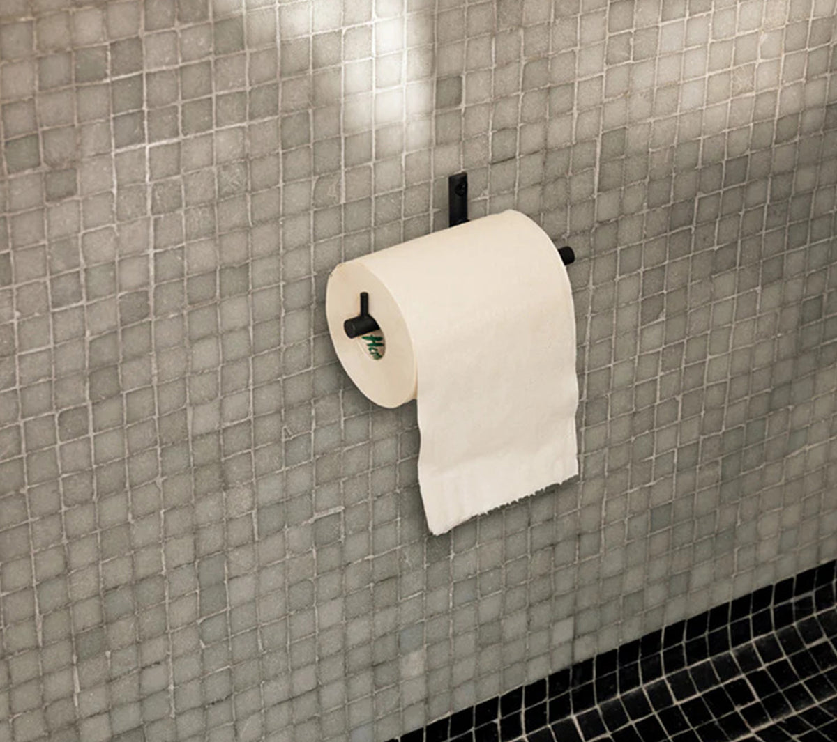 Ferm Living - Dora Toilet Paper Holder Black - Taninihome.com
