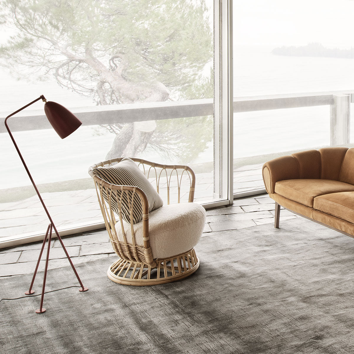 Gubi - Gräshoppa Floor Lamp - Taninihome.com