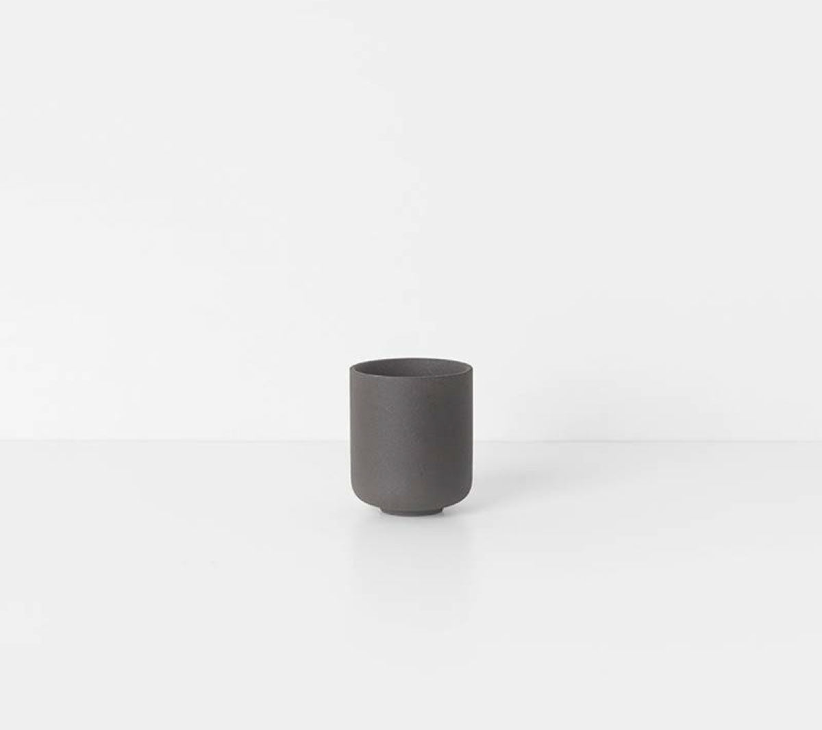 Ferm Living - Sekki Cup - Charcoal - Small - Taninihome.com